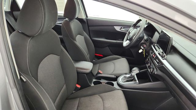 2022 Kia Forte LXS IVT - 22945922 - 23