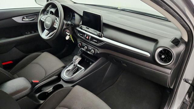 2022 Kia Forte LXS IVT - 22945922 - 24