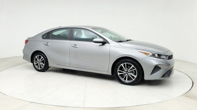 2022 Kia Forte LXS IVT - 22945922 - 2