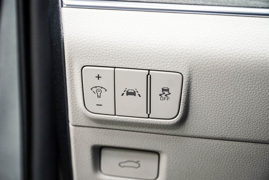 2022 Kia K5 EX photo 27
