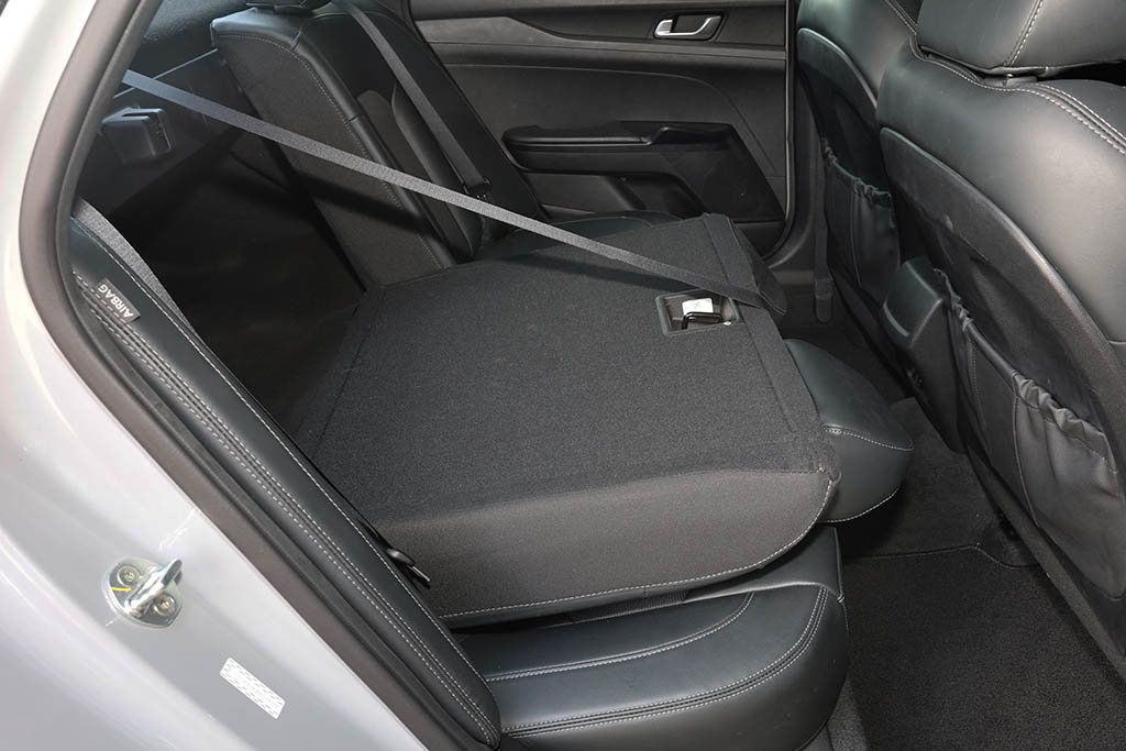 2022 Kia K5 GT-Line photo 15