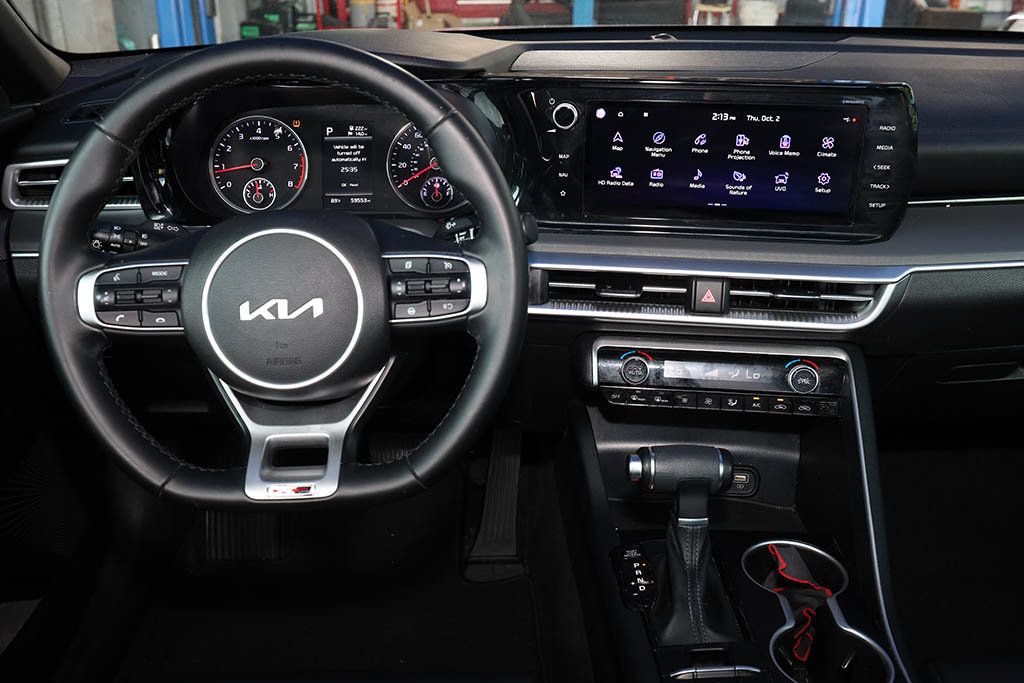 2022 Kia K5 GT-Line photo 16