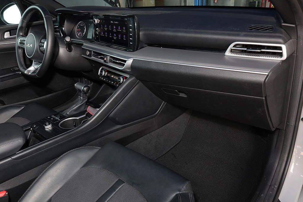 2022 Kia K5 GT-Line photo 18