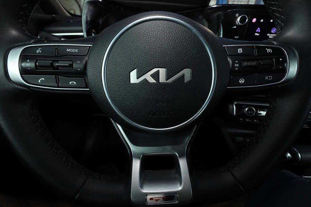 2022 Kia K5 GT-Line photo 24