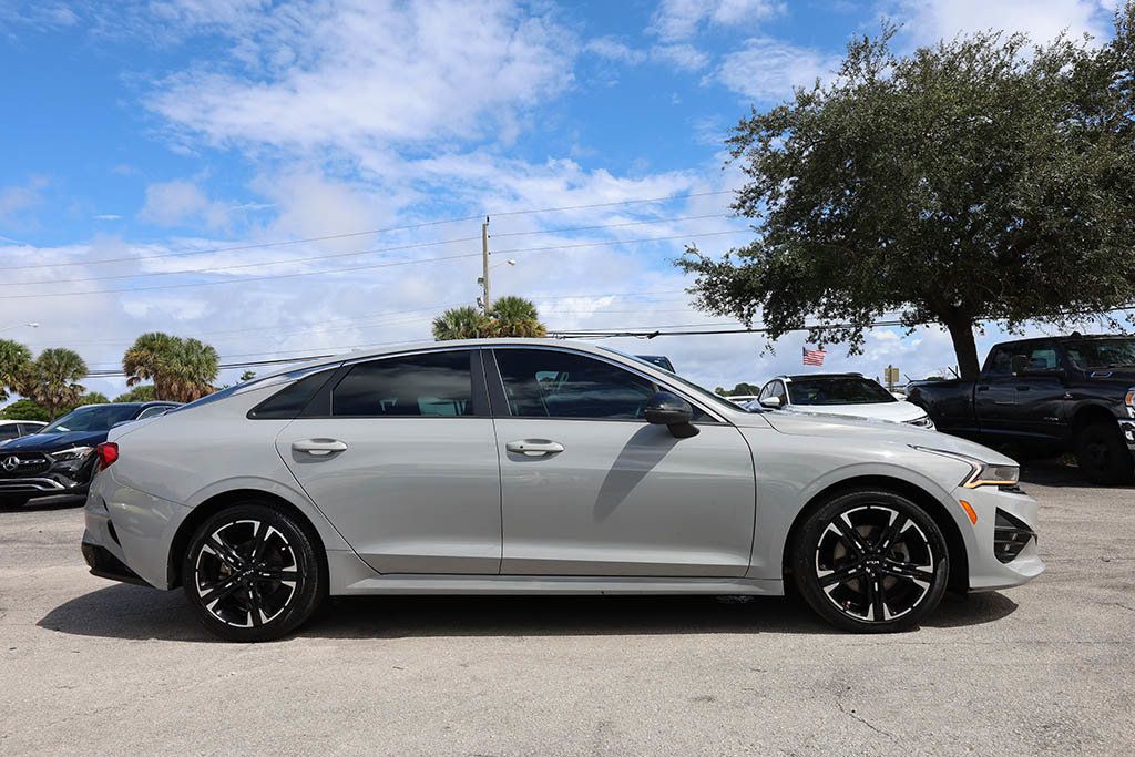 2022 Kia K5 GT-Line photo 3