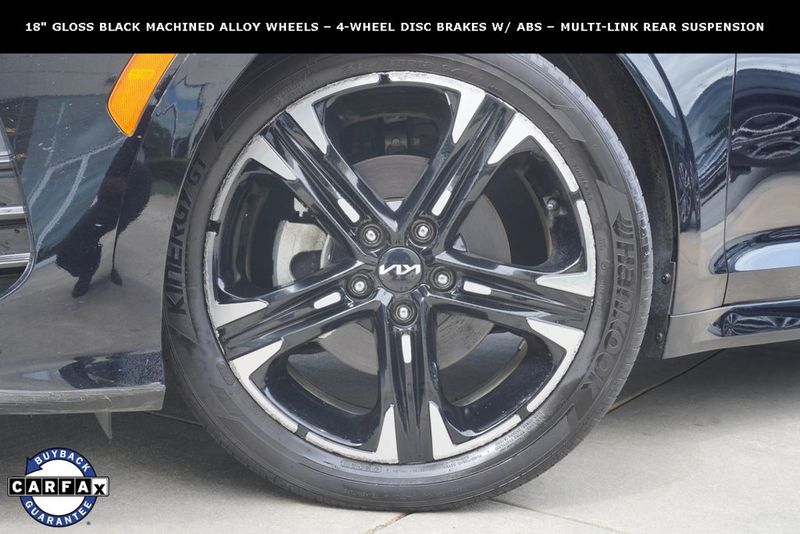 2022 Kia K5 GT-Line photo 2