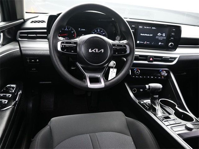 2022 Kia K5 LX Automatic FWD - 22983632 - 17