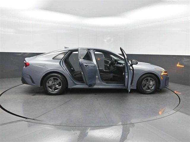 2022 Kia K5 LX Automatic FWD - 22983632 - 36