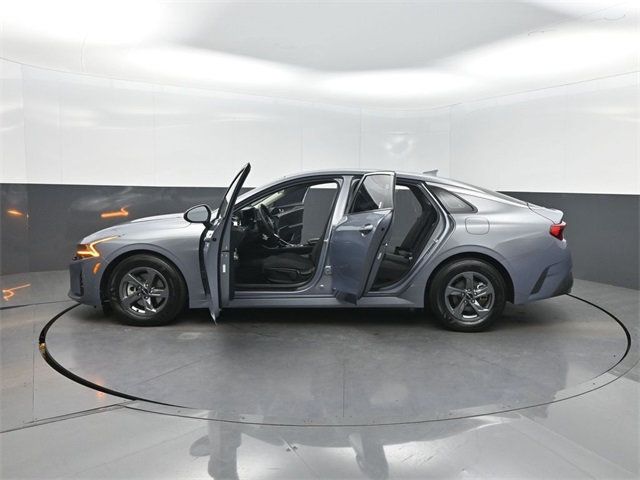 2022 Kia K5 LX Automatic FWD - 22983632 - 38