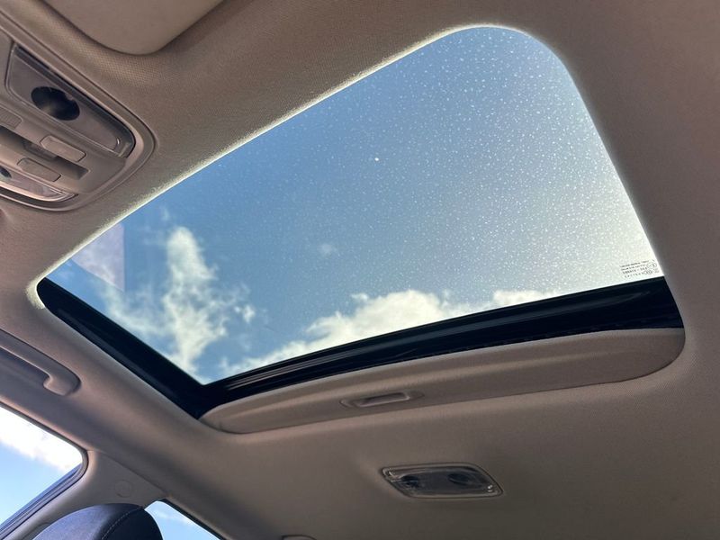 2022 Kia Niro EX Premium FWD - 22944826 - 19