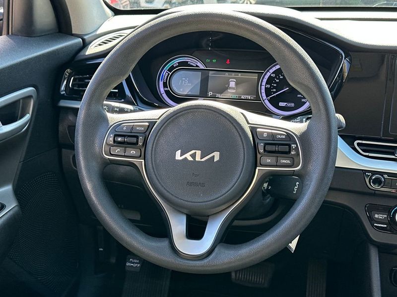 2022 Kia Niro LX FWD - 22952137 - 17