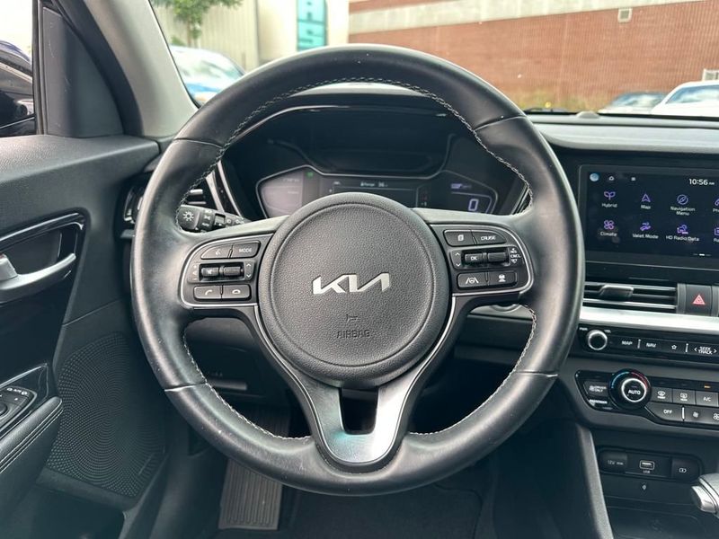 2022 Kia Niro Touring SE FWD - 22952148 - 17