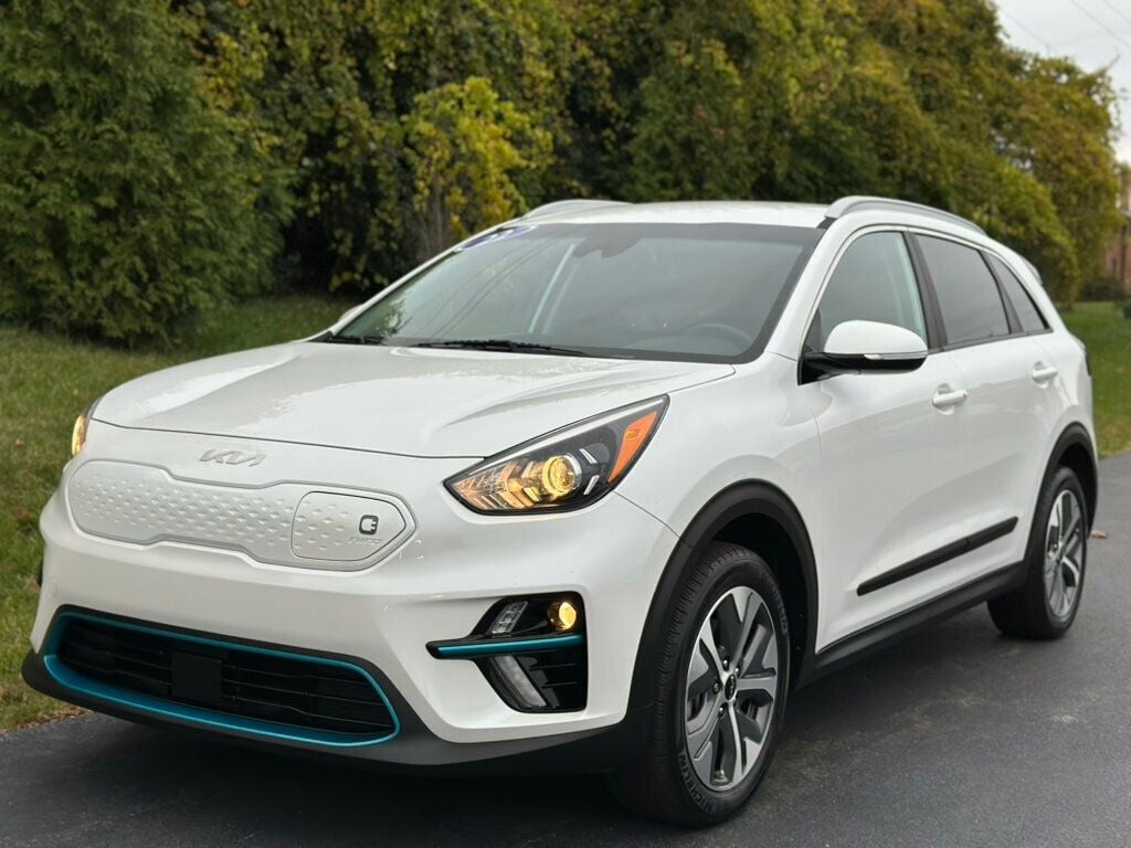 2022 Kia Niro EV EX photo 2