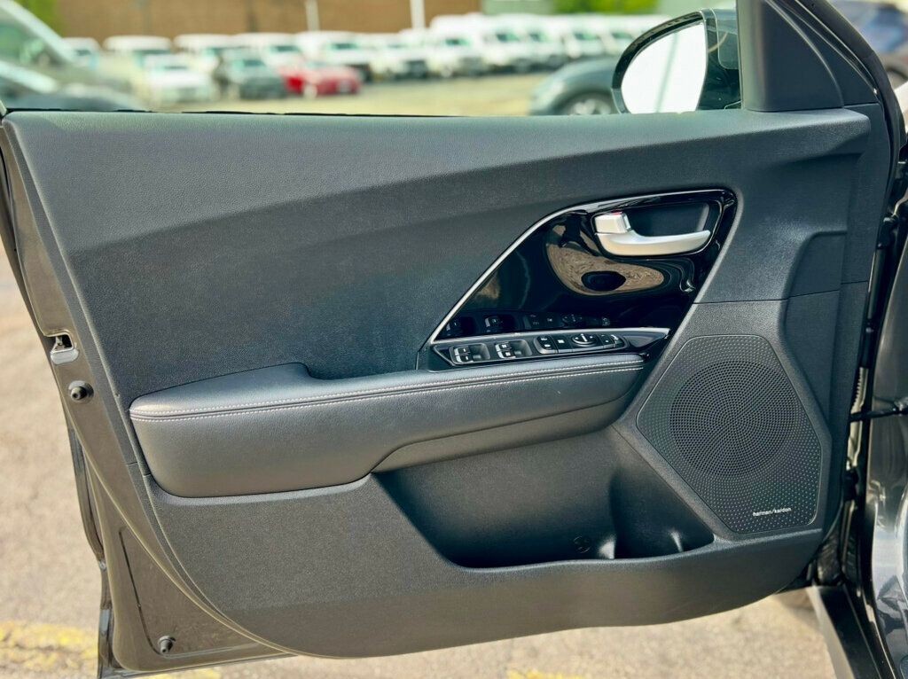 2022 Kia Niro EV Wind photo 13
