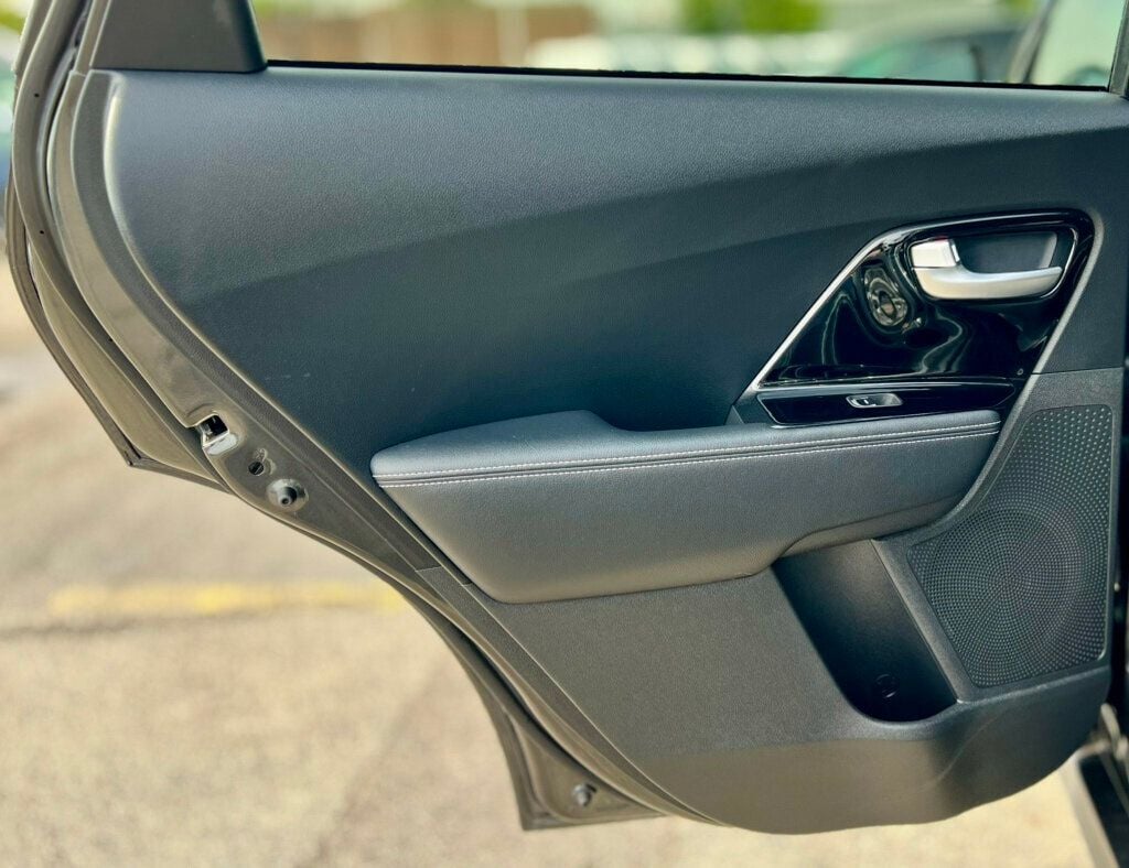 2022 Kia Niro EV Wind photo 16
