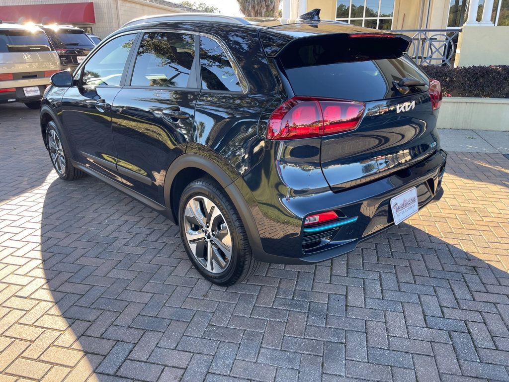 2022 Kia Niro EV EX photo 3
