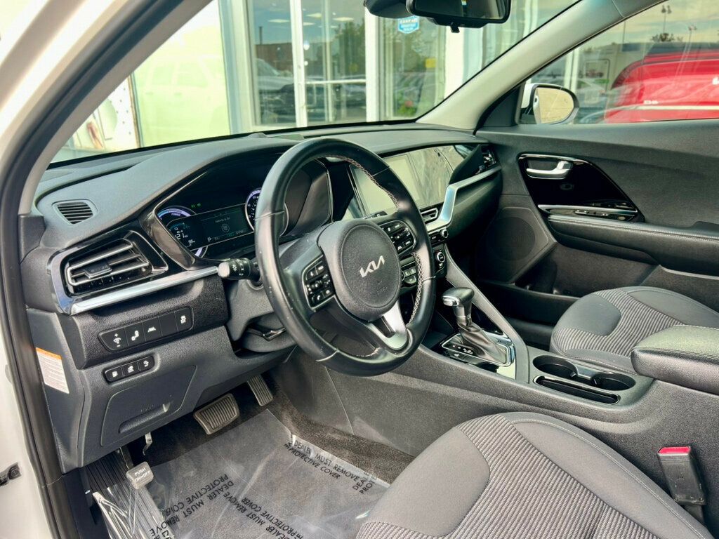 2022 Kia Niro Plug-In Hybrid LXS photo 14