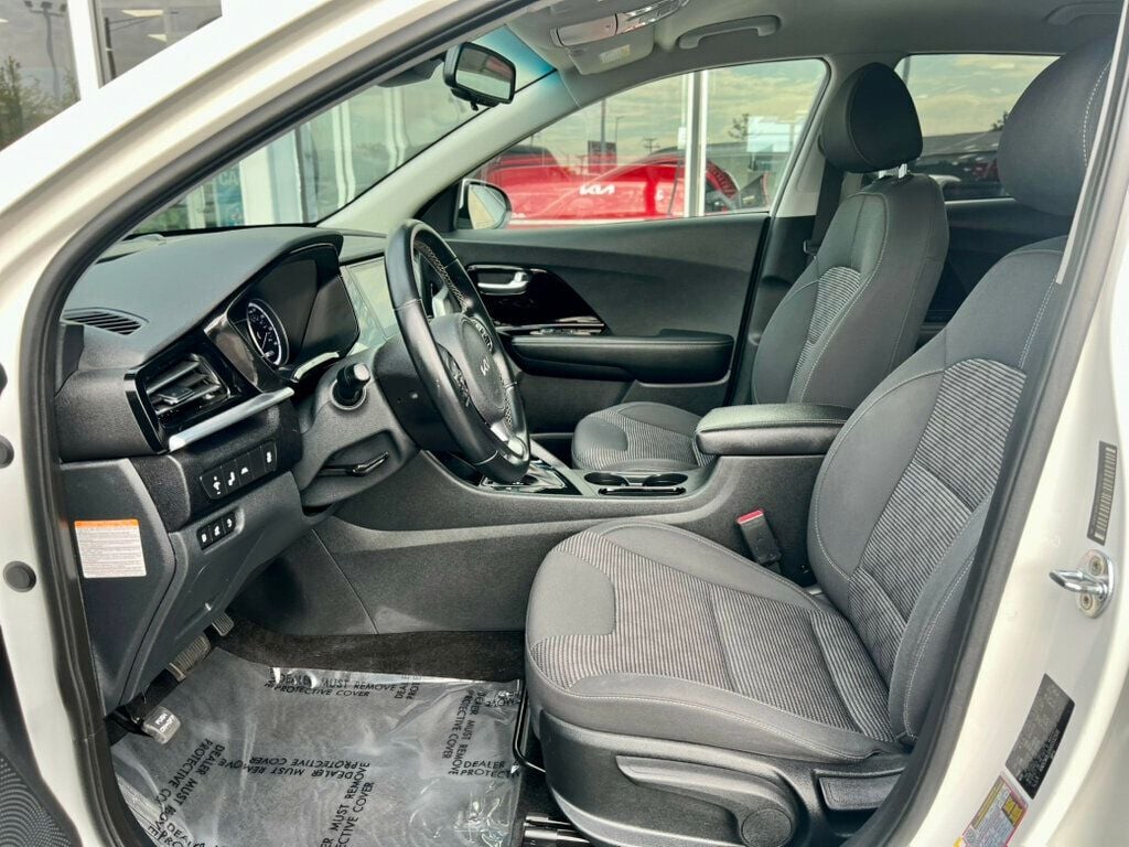 2022 Kia Niro Plug-In Hybrid LXS photo 15