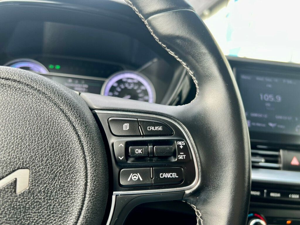 2022 Kia Niro Plug-In Hybrid LXS photo 19
