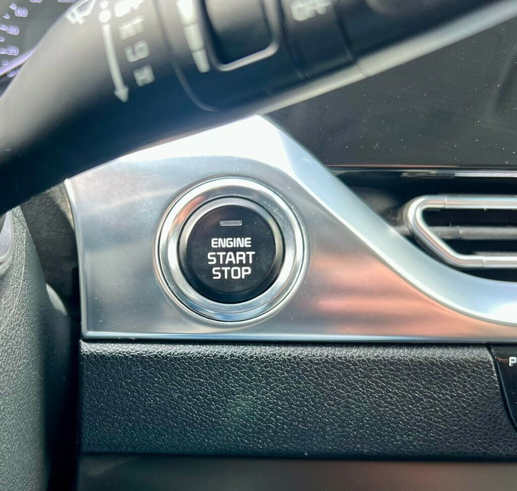 2022 Kia Niro Plug-In Hybrid LXS photo 21