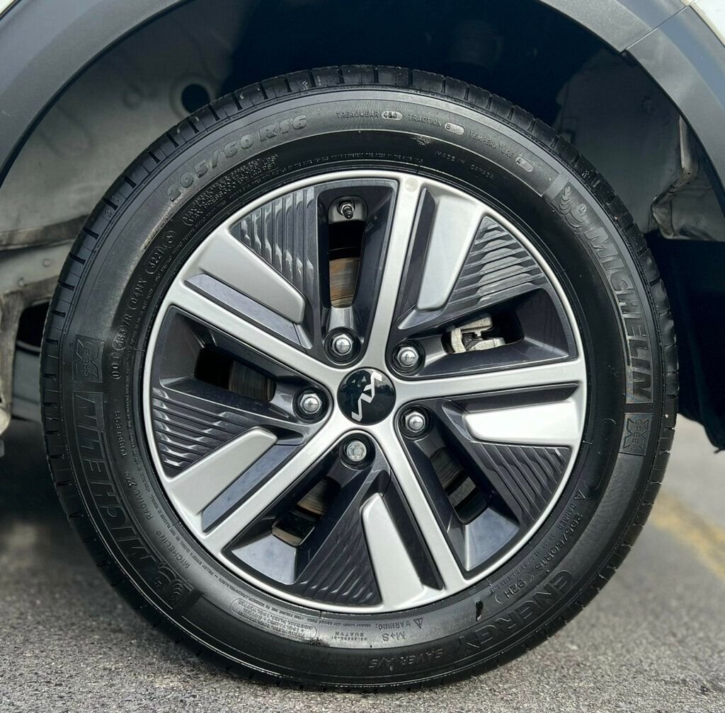 2022 Kia Niro Plug-In Hybrid LXS photo 28