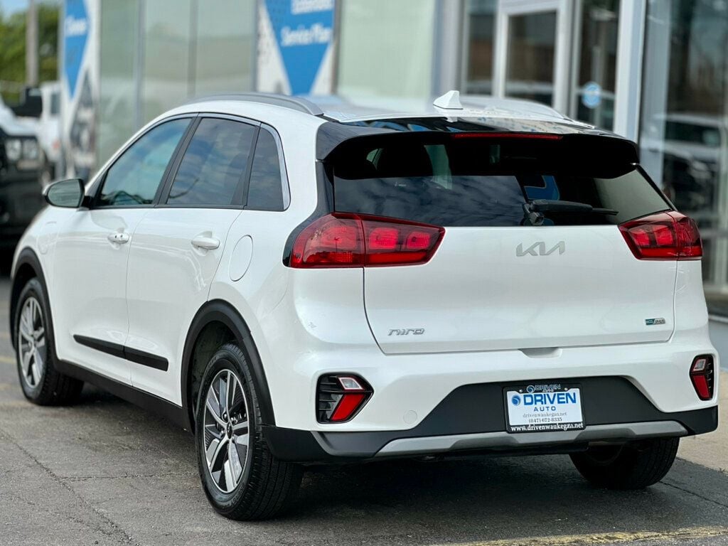 2022 Kia Niro Plug-In Hybrid LXS photo 3