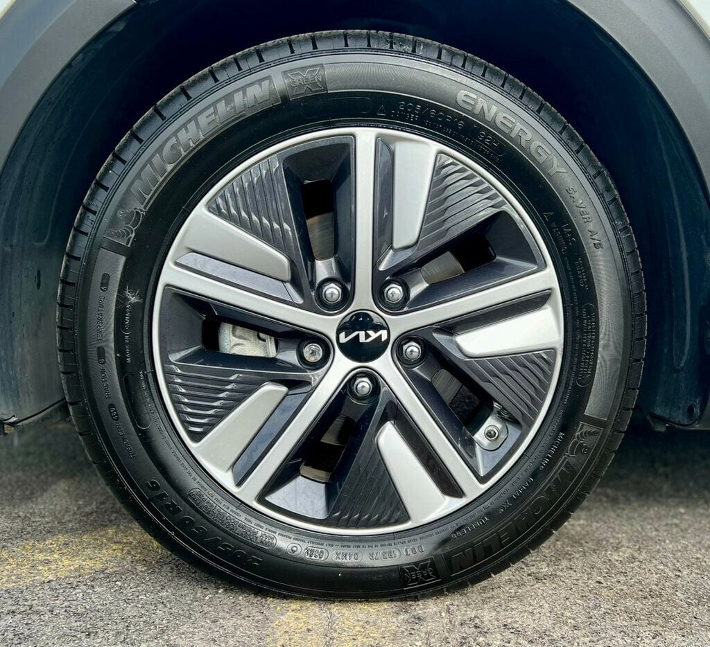 2022 Kia Niro Plug-In Hybrid LXS photo 29