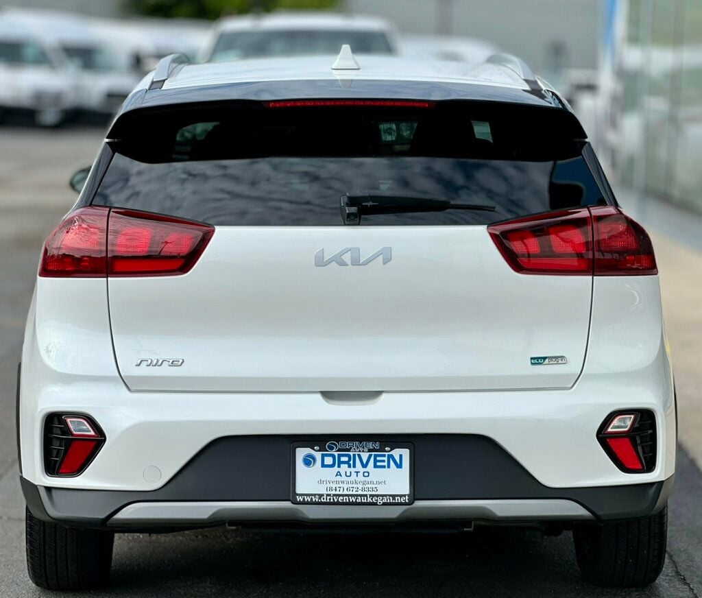 2022 Kia Niro Plug-In Hybrid LXS photo 4