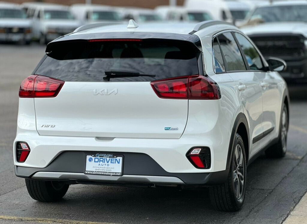 2022 Kia Niro Plug-In Hybrid LXS photo 5
