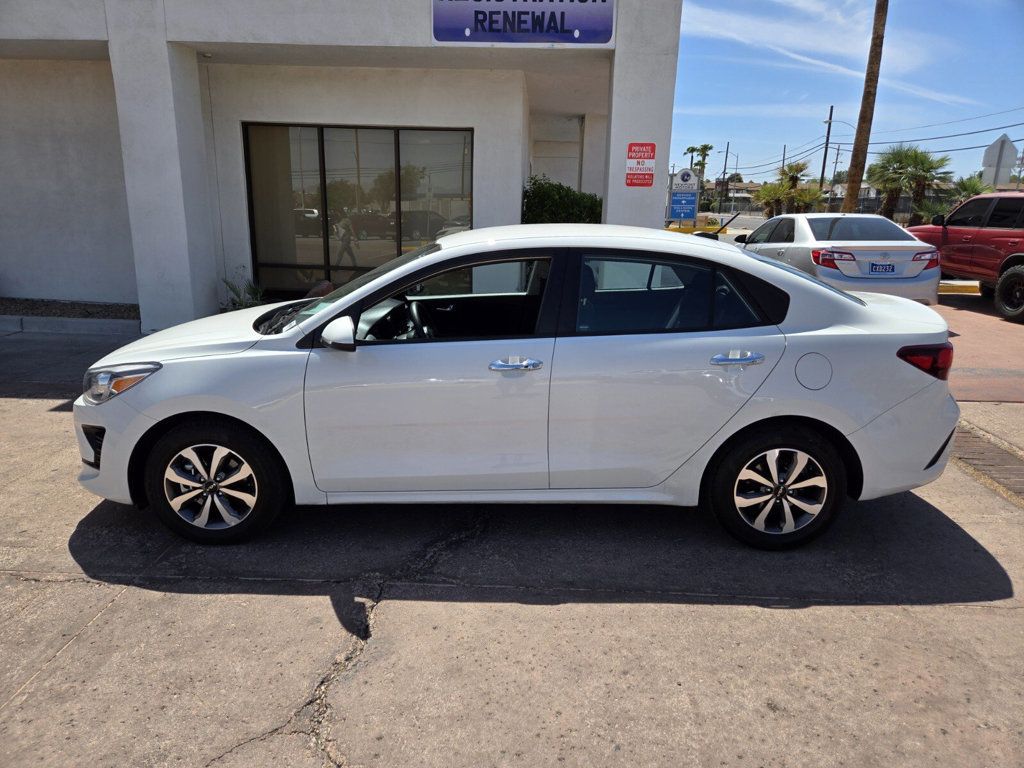 2022 Kia Rio S photo 2