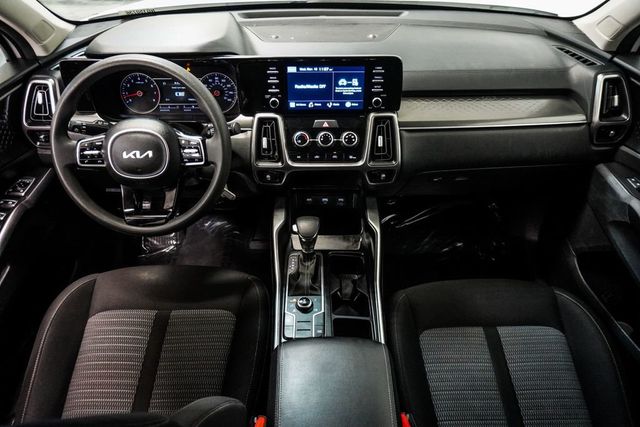 2022 Kia Sorento LX AWD - 22981482 - 11