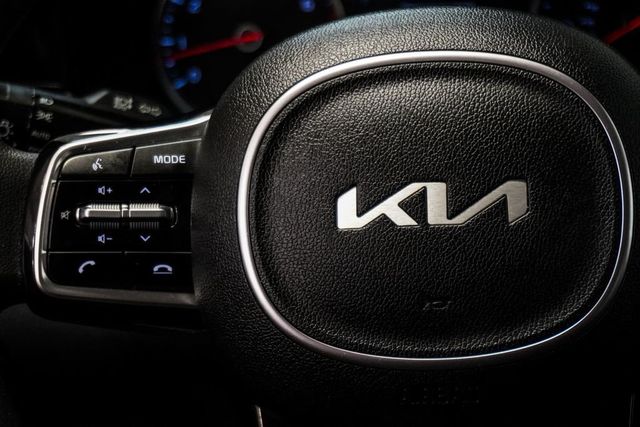 2022 Kia Sorento LX AWD - 22981482 - 15