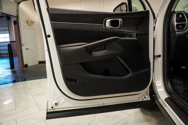 2022 Kia Sorento LX AWD - 22981482 - 18