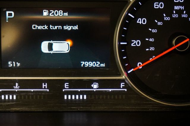 2022 Kia Sorento LX AWD - 22981482 - 29