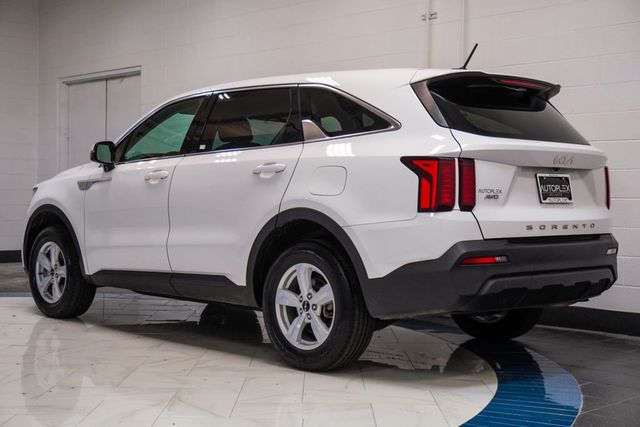 2022 Kia Sorento LX AWD - 22981482 - 31
