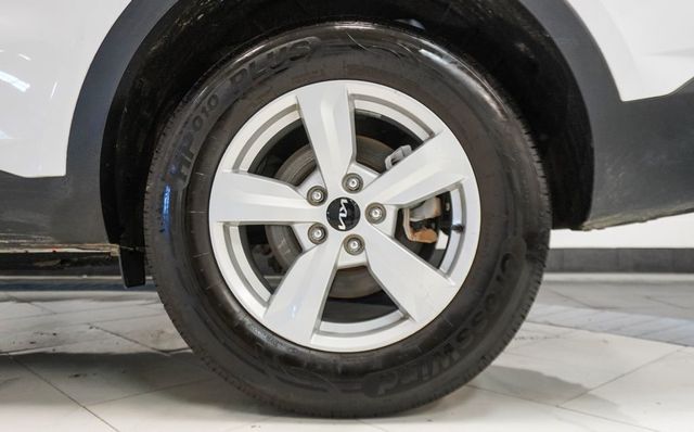 2022 Kia Sorento LX AWD - 22981482 - 35