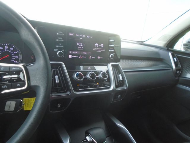 2022 Kia Sorento LX FWD - 22963397 - 17