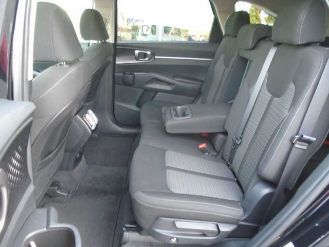 2022 Kia Sorento LX FWD - 22963397 - 30