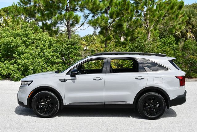 2022 Kia Sorento X-Line S AWD SUV W/Panoramic Roof Package - 23061681 - 27