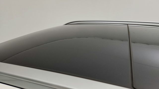 2022 Kia Sorento Hybrid EX with Panoramic Power Sunroof & Side Step Bars - 22946155 - 9