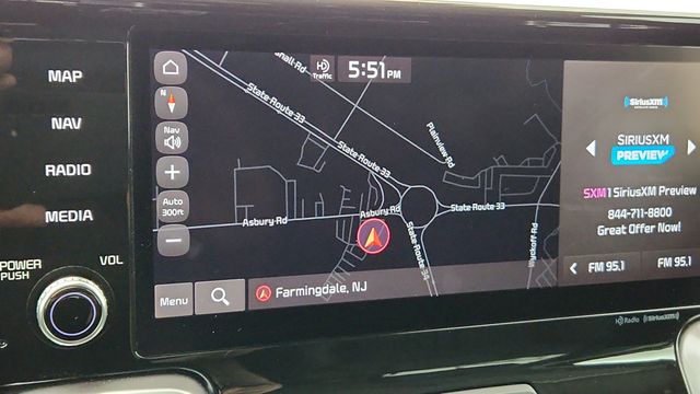 2022 Kia Sorento Hybrid EX with Panoramic Power Sunroof & Side Step Bars - 22946155 - 19