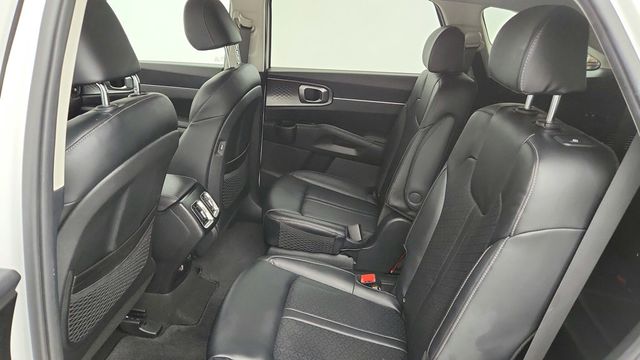 2022 Kia Sorento Hybrid EX with Panoramic Power Sunroof & Side Step Bars - 22946155 - 22