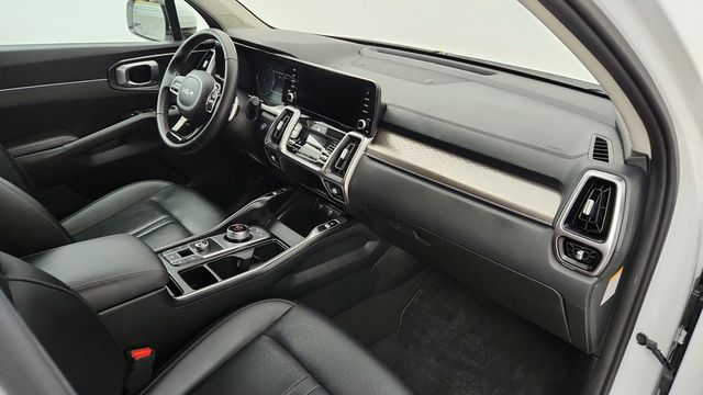 2022 Kia Sorento Hybrid EX with Panoramic Power Sunroof & Side Step Bars - 22946155 - 27