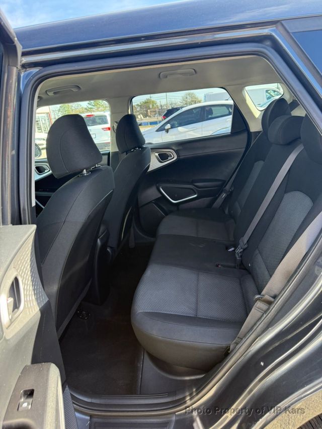 2022 Kia Soul LX IVT - 22952601 - 12