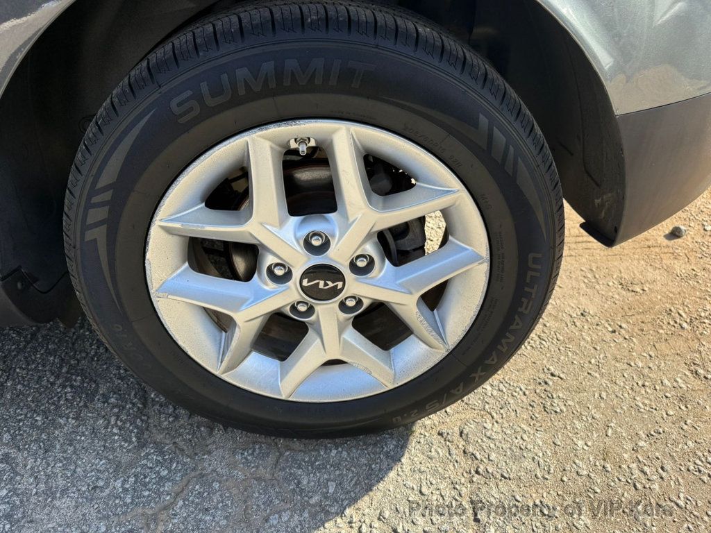 2022 Kia Soul LX IVT - 22952601 - 18