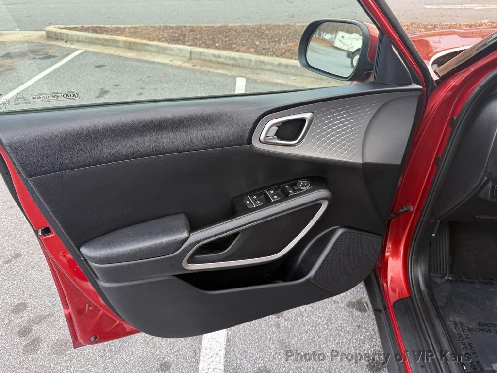 2022 Kia Soul LX IVT - 22960720 - 17