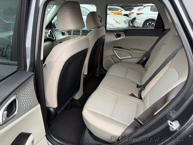 2022 Kia Soul LX IVT - 22980784 - 11