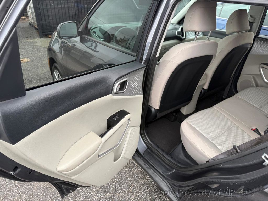 2022 Kia Soul LX IVT - 22980784 - 14