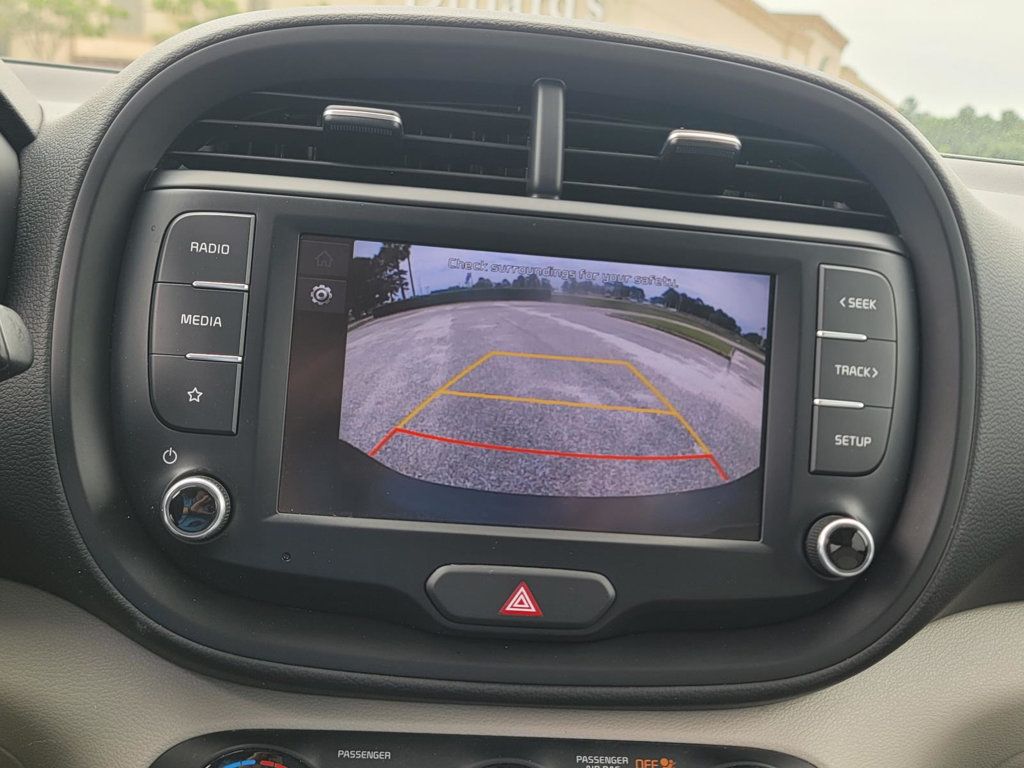 2022 Kia Soul LX photo 11