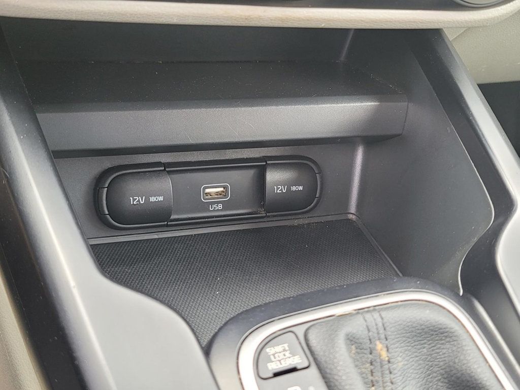 2022 Kia Soul LX photo 14